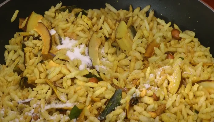भाजके पोहे चिवडा रेसिपी , Bhajake Pohe Chivda recipe in marathi